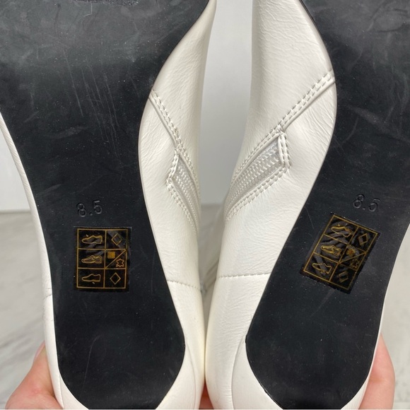 Jeffery Campbell Pointy Toe Faux Leather White Bootie 8 1/2 - Picture 11 of 14